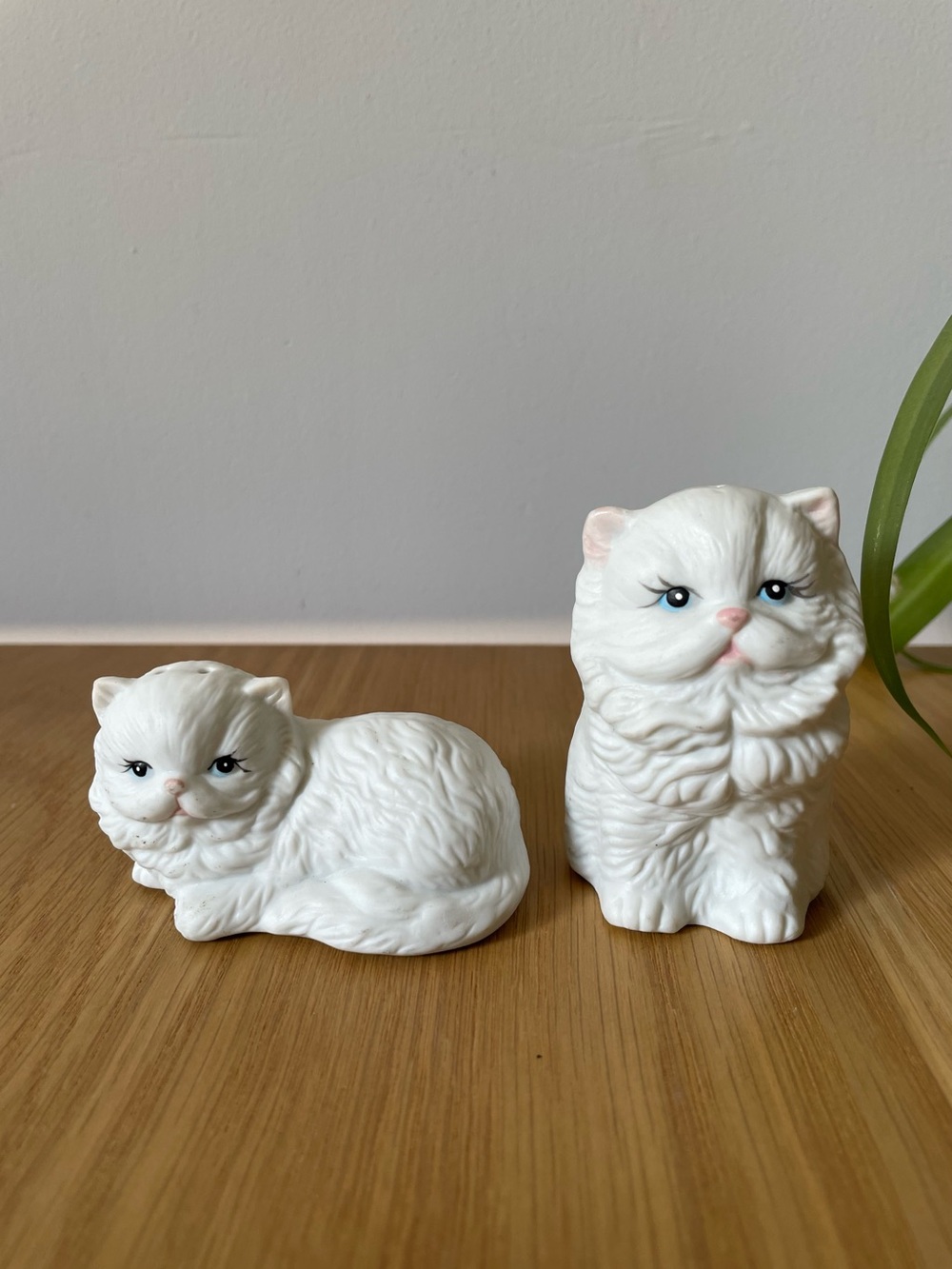 Vintage White Persian Cat Kitten Porcelain Salt and Pepper Shakers